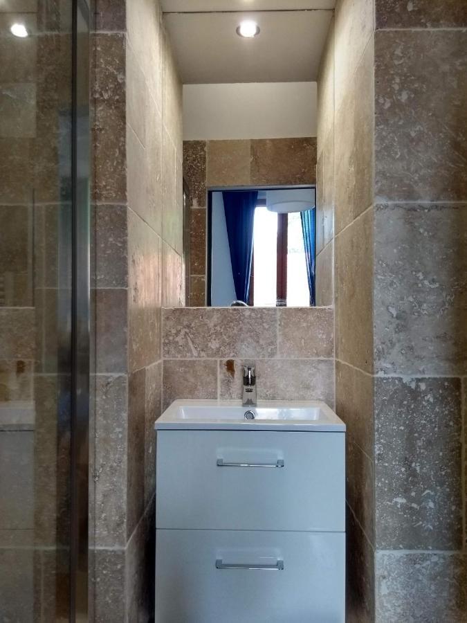 Number15 Guesthouse Каркассонн Екстер'єр фото