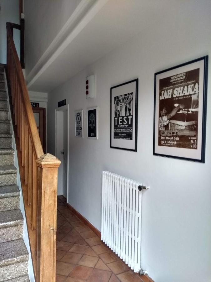 Number15 Guesthouse Каркассонн Екстер'єр фото